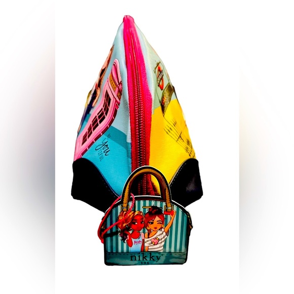 🆕Brand New Nikky Oval Cosmetic Pouch - Picture 2 of 4